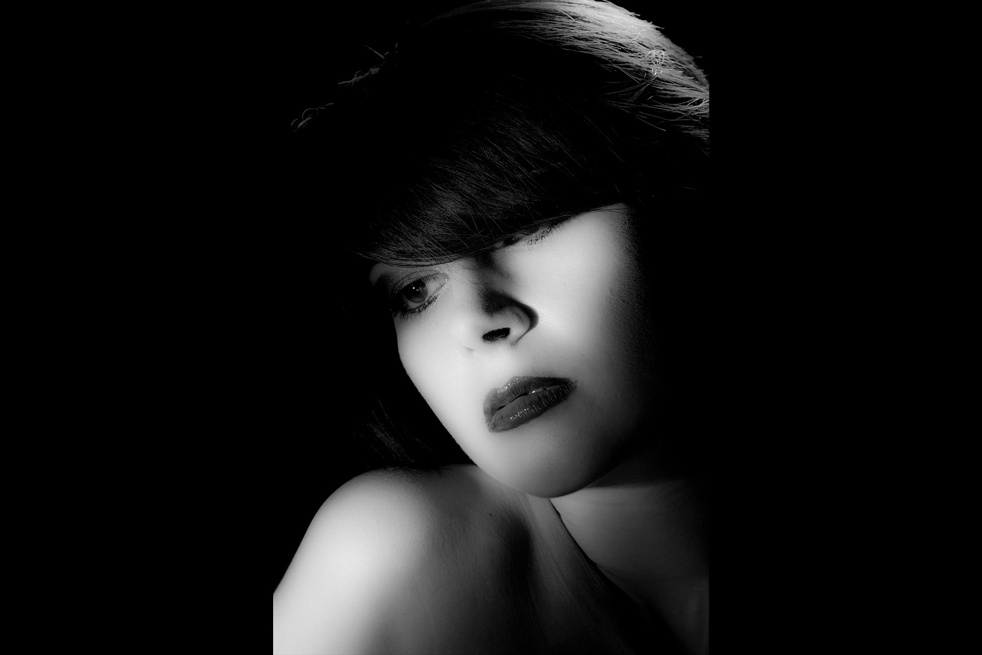 advenam-faces-white